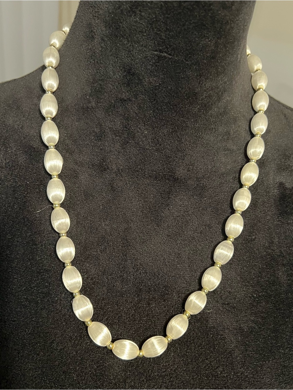 Elegant Cream Bead Strand Necklace - Classic Women’s Jewelry